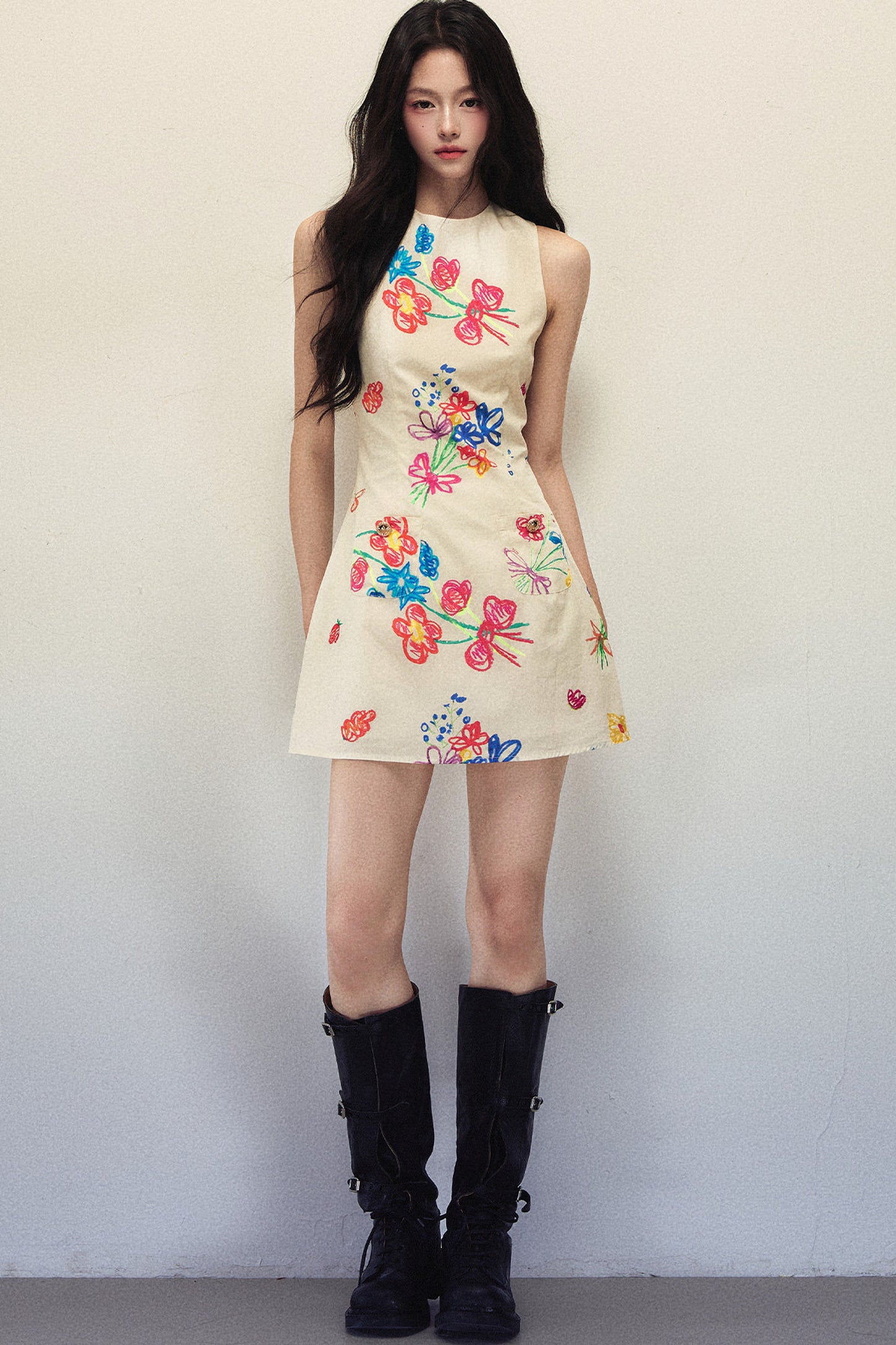 Robe sans manches à fleurs peintes à la main, style artistique