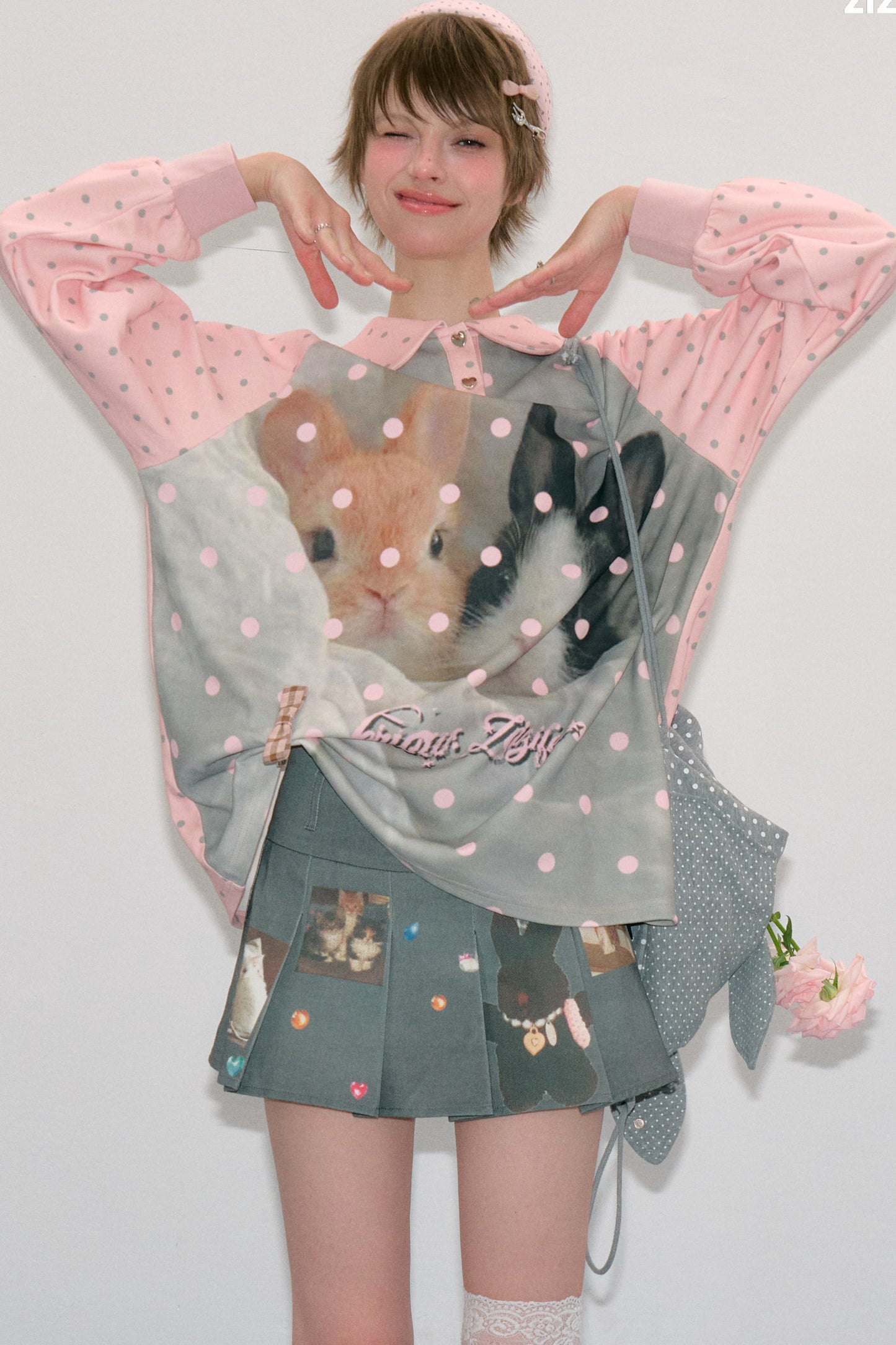 Camiseta rosa con estampado de conejo y lunares