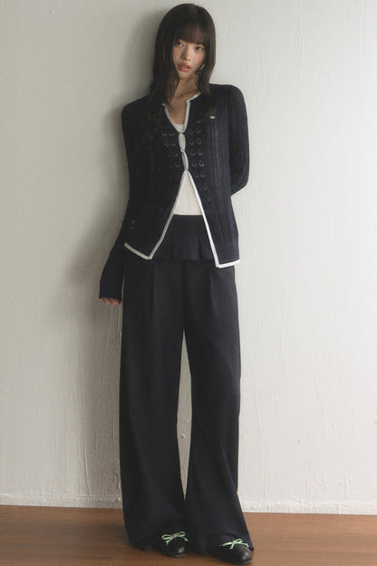 Ensemble cardigan et pantalon en maille à découpes et bordures contrastées