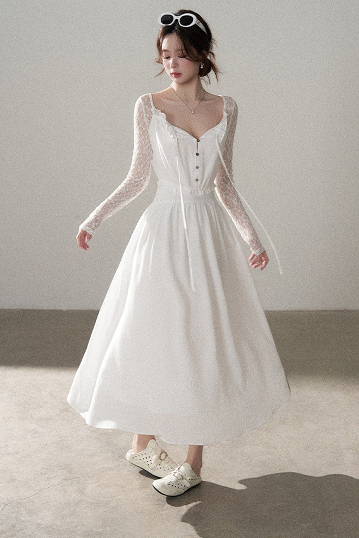 Robe trapèze en dentelle à boutons