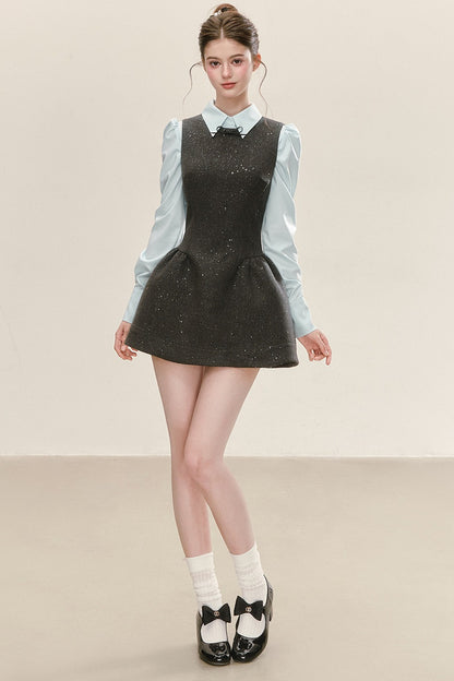 Graues ärmelloses Tank-Kleid und blaues Hemd-Set