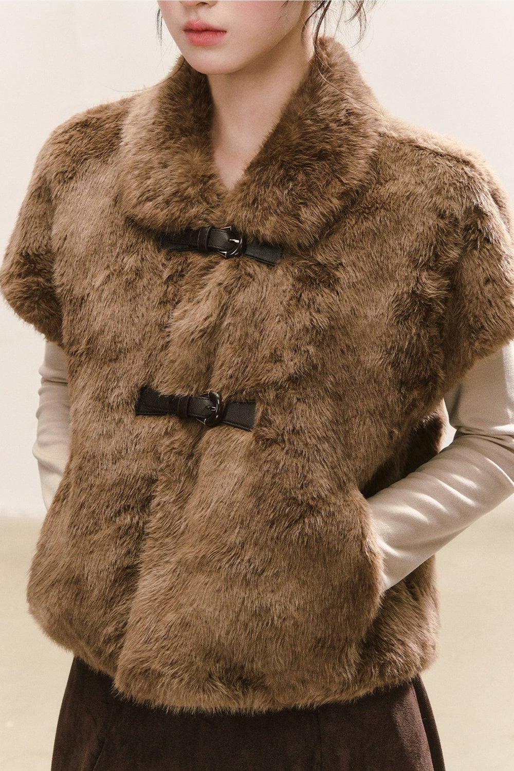 Gilet sans manches en fausse fourrure marron