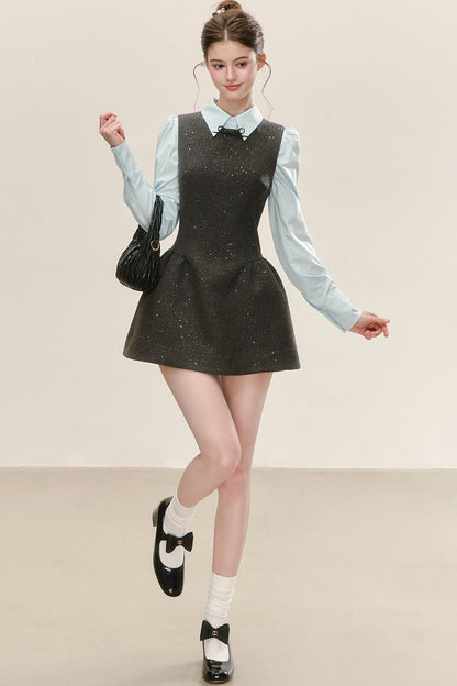 Graues ärmelloses Tank-Kleid und blaues Hemd-Set