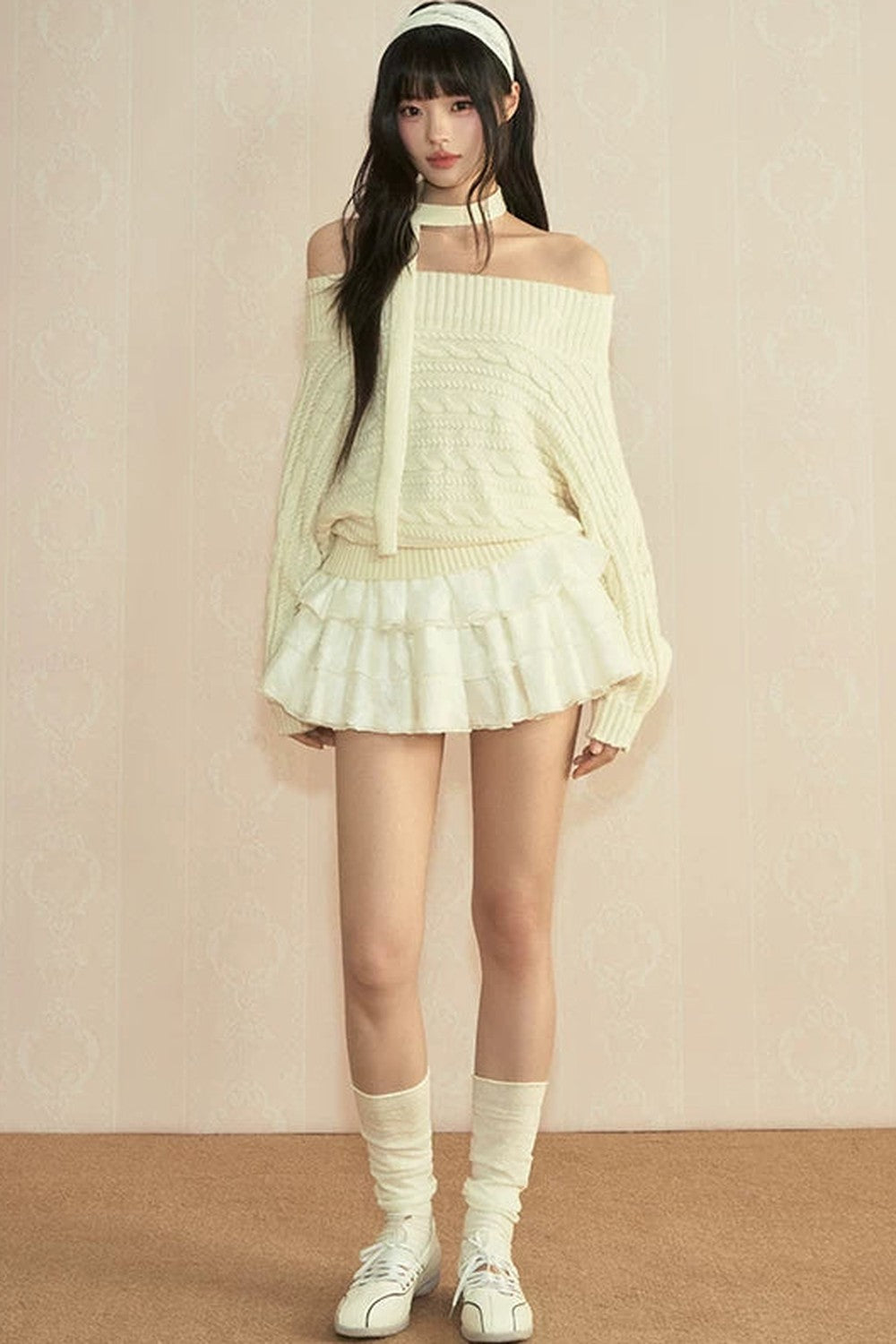 Maglia vintage con laccetto e spalle scoperte