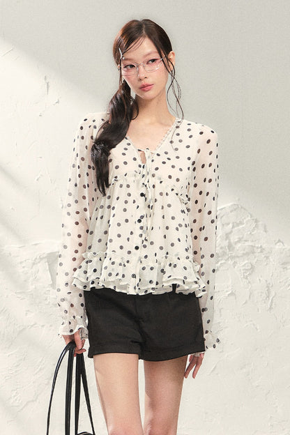 Conjunto de top y shorts de gasa blanca con lunares
