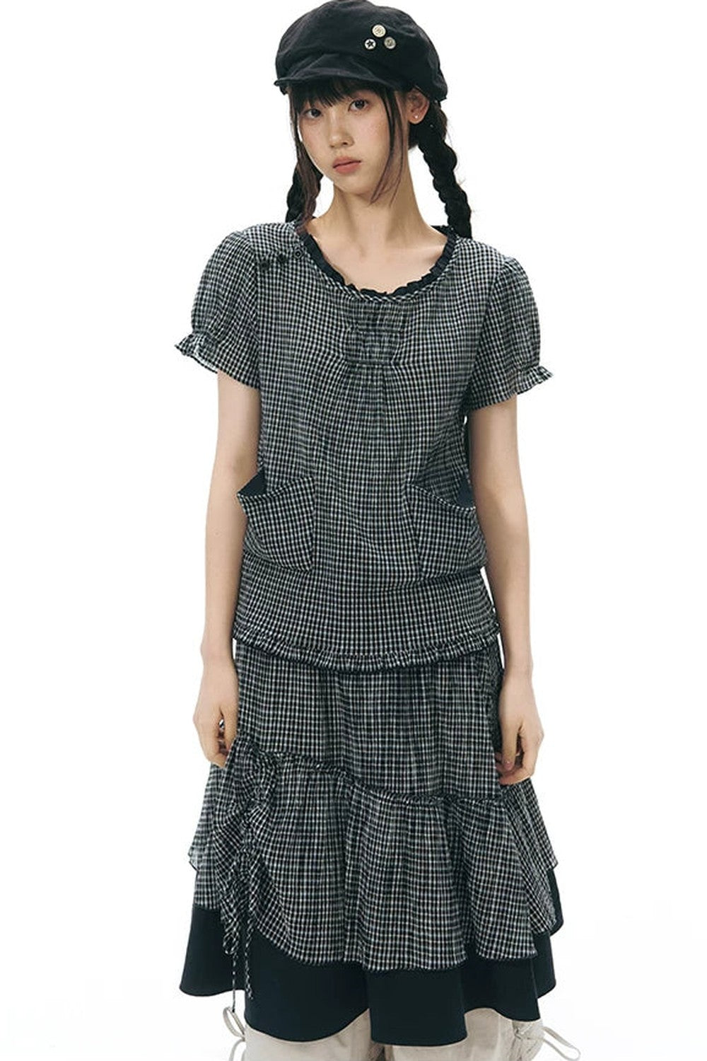 Conjunto de camisa y falda de cuadros con tapeta con volantes