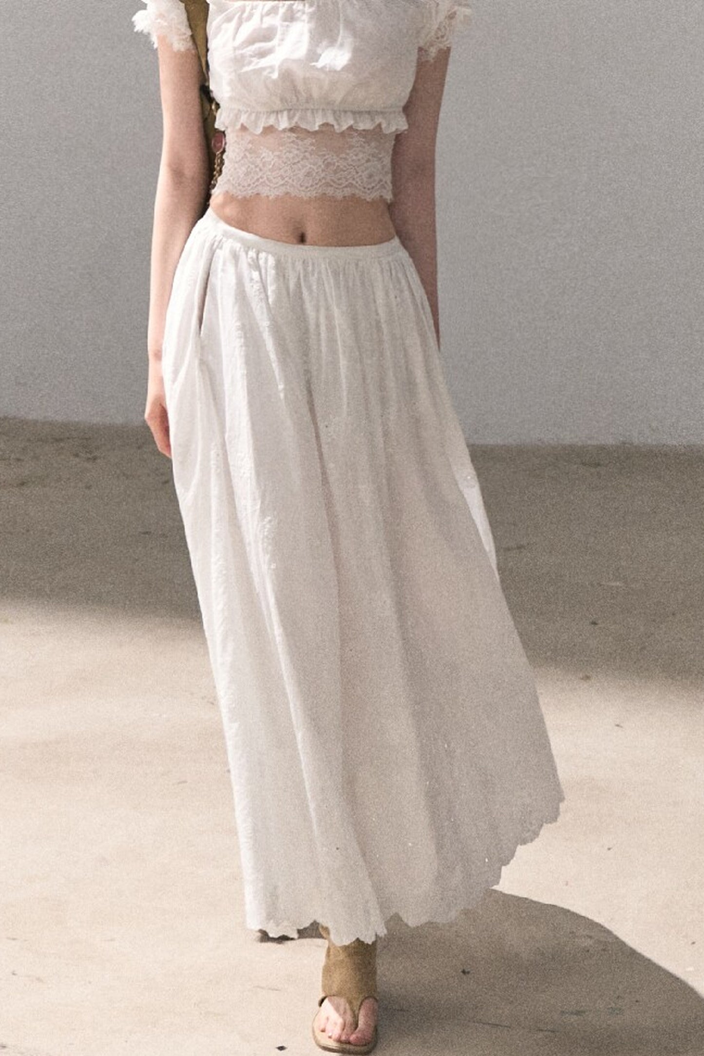 Ensemble haut et jupe en dentelle de coton à motif floral