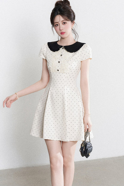 Robe trapèze à pois avec col Claudine