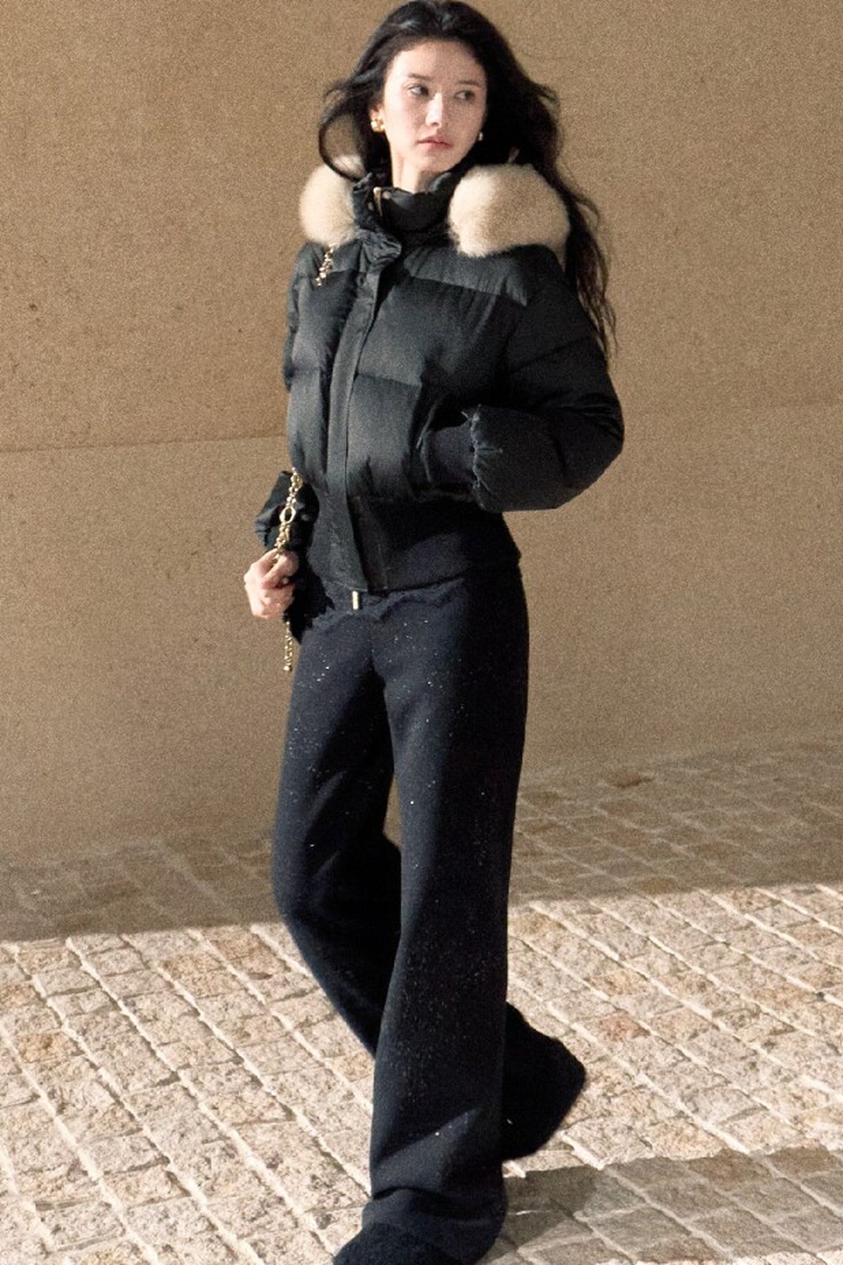 Daunenjacke mit abnehmbarem Fuchspelzkragen und Hut