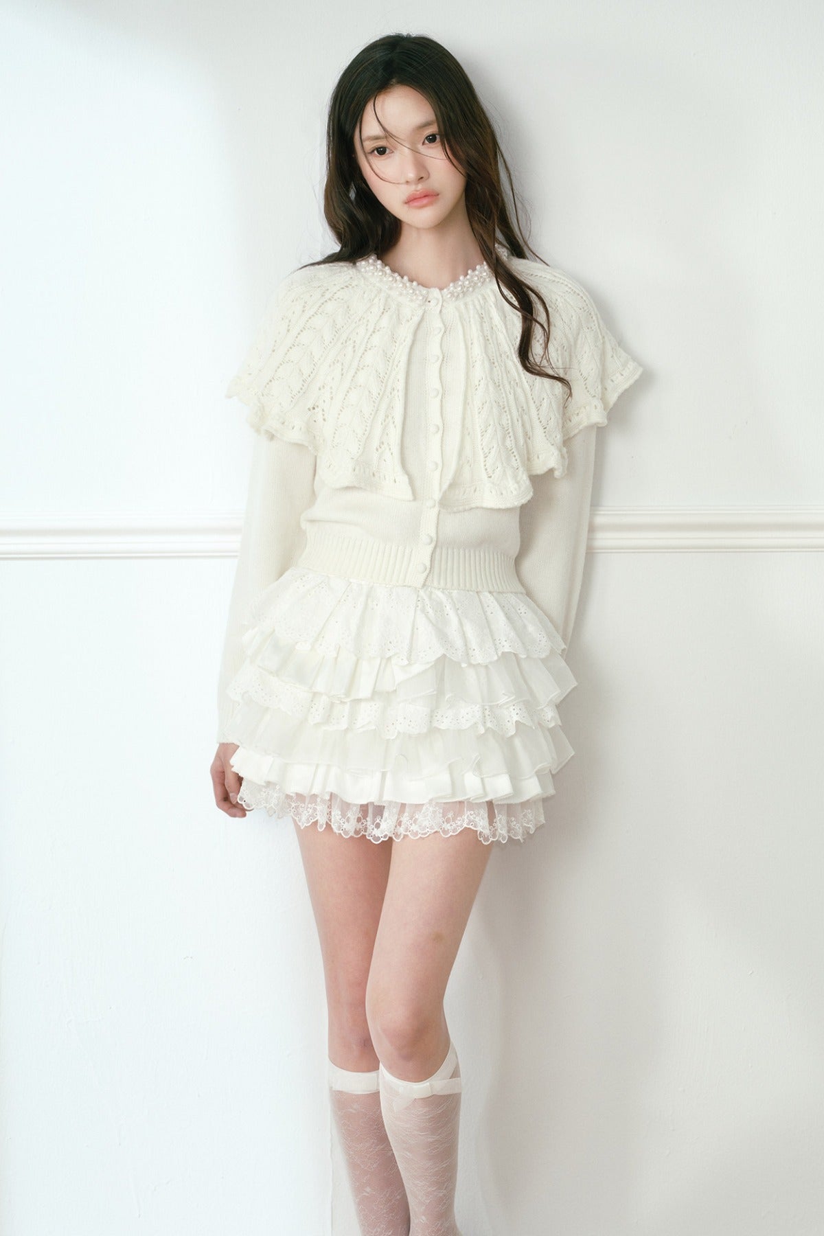 White Pearl Collar Knit Cardigan