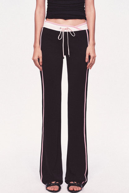 Pantaloni dritti a vita bassa con coulisse e doppia fascia in vita