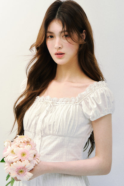 순백색 사각 넥라인 원피스
