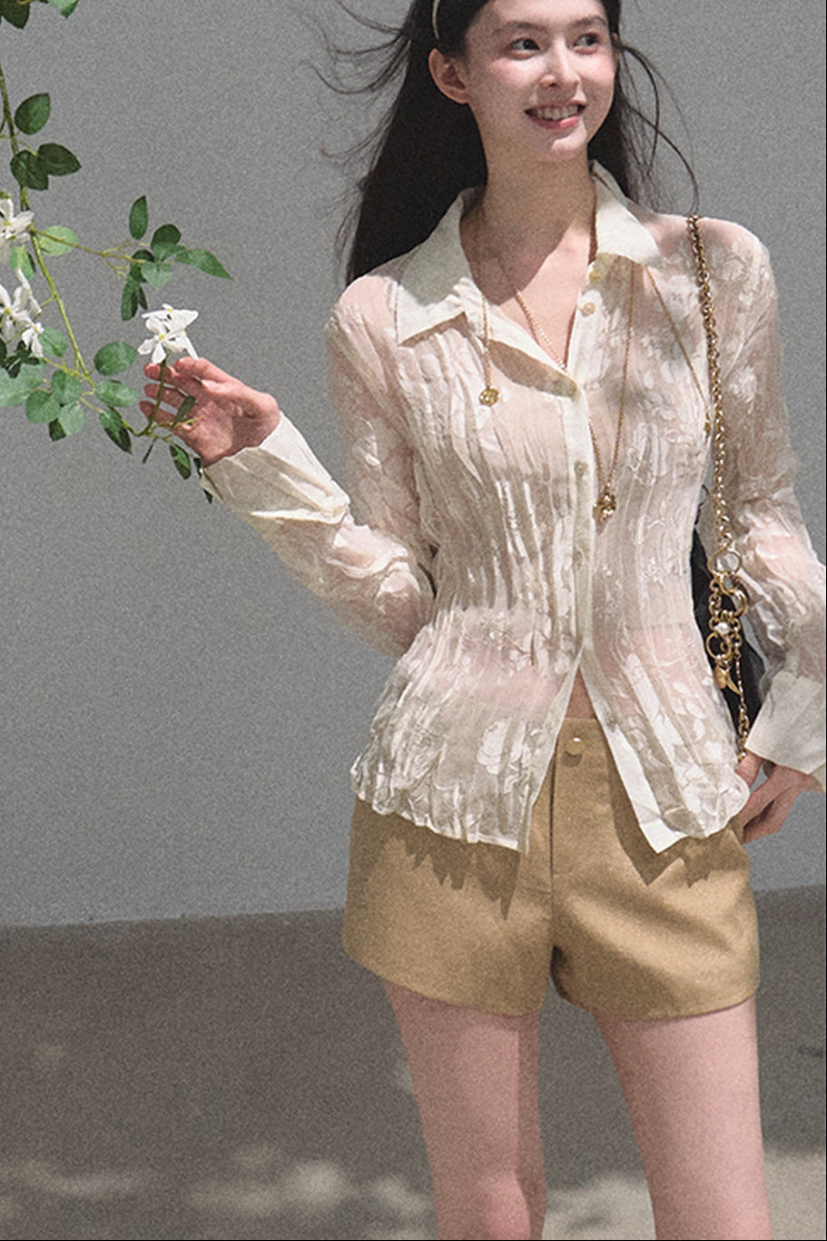 Langärmlige Bluse mit floralem Burnout-Muster