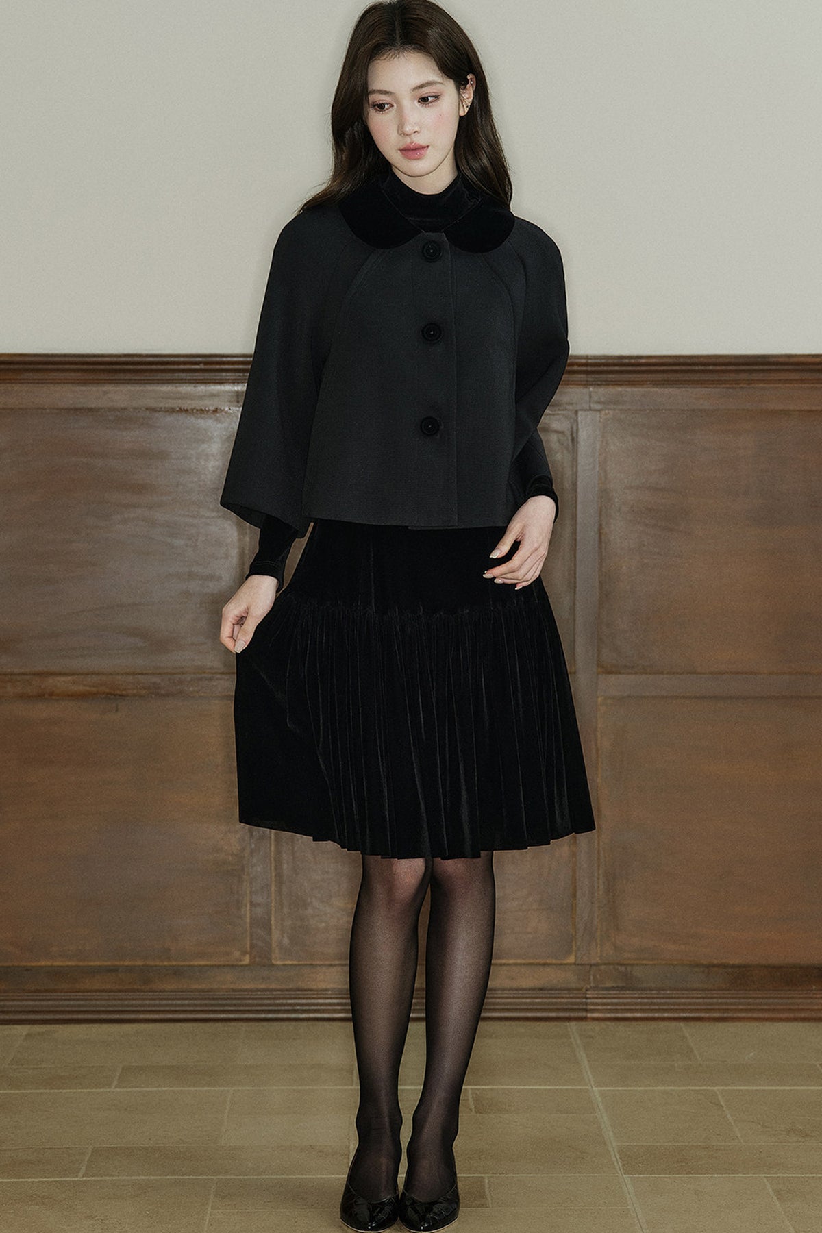 Short Velvet Doll Collar Cape