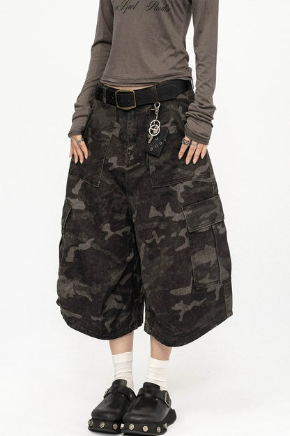 Pantaloni mimetici rétro a gamba larga