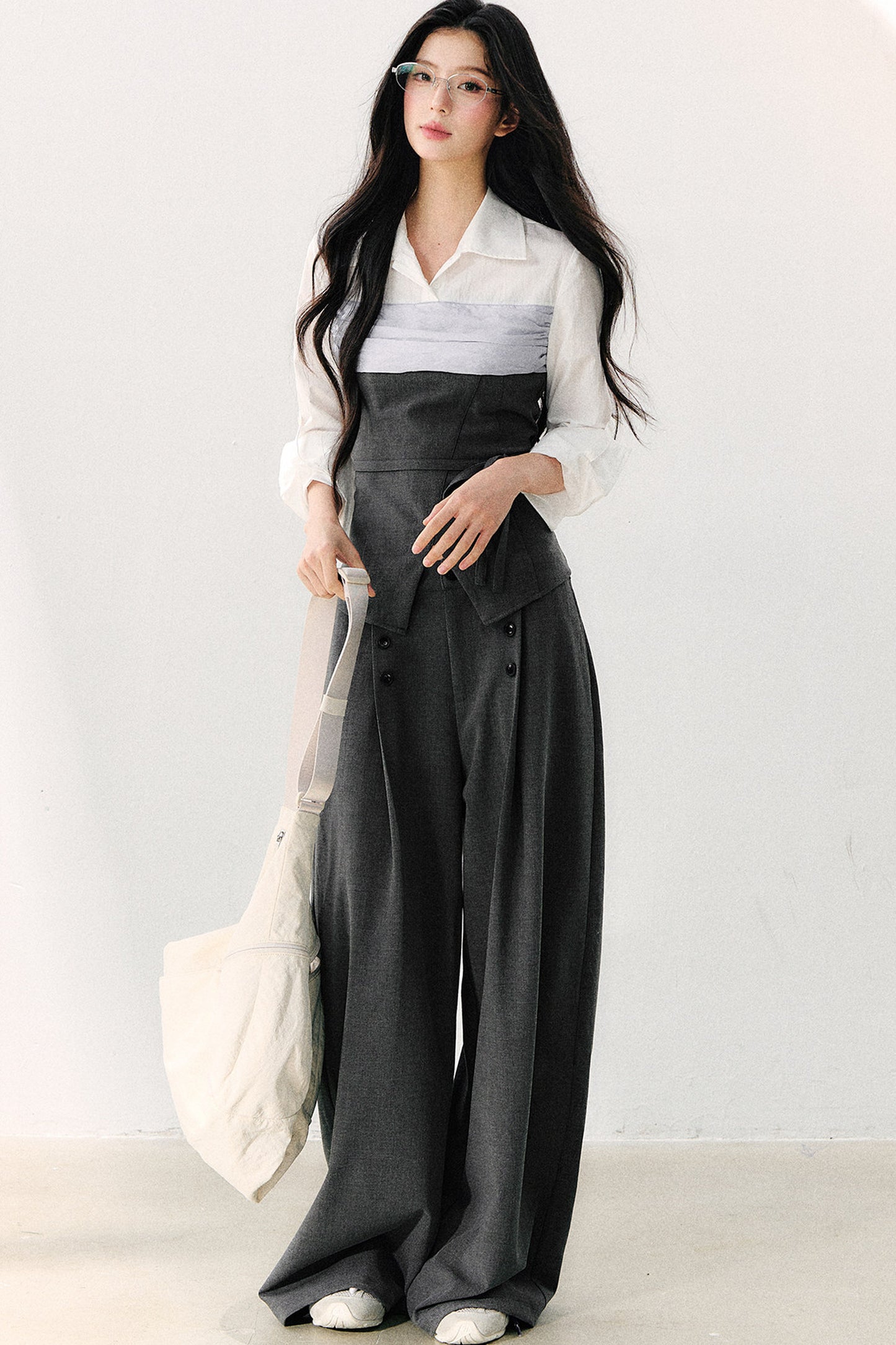 Stilvolle drapierte Hose mit weitem Bein