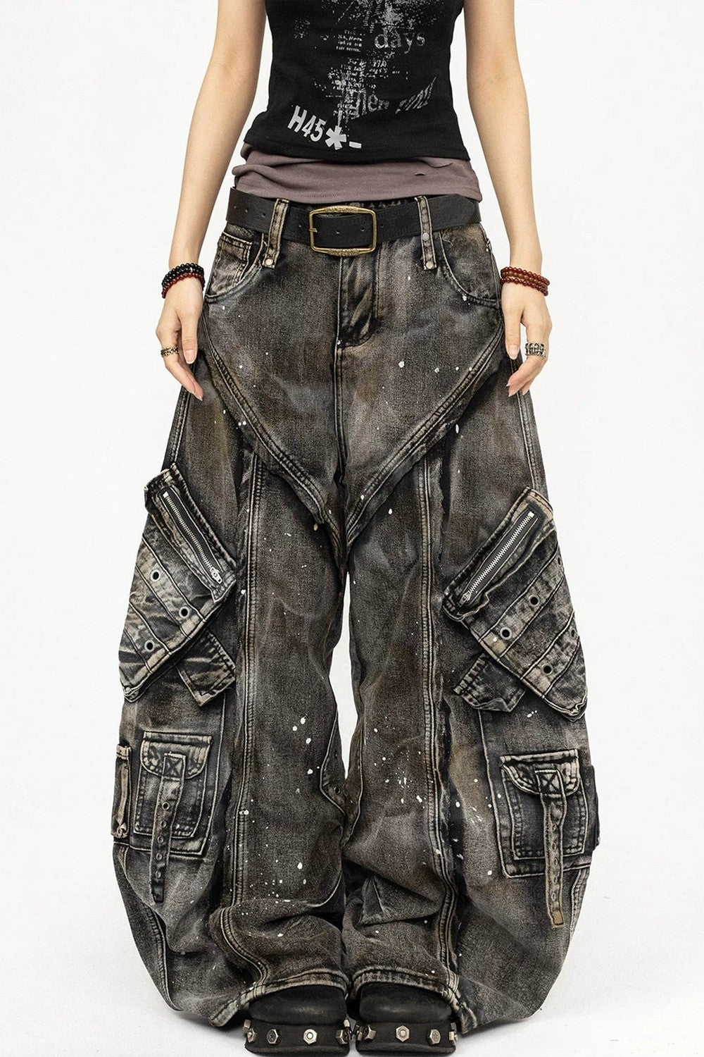 Pantalones vaqueros deconstruidos retro