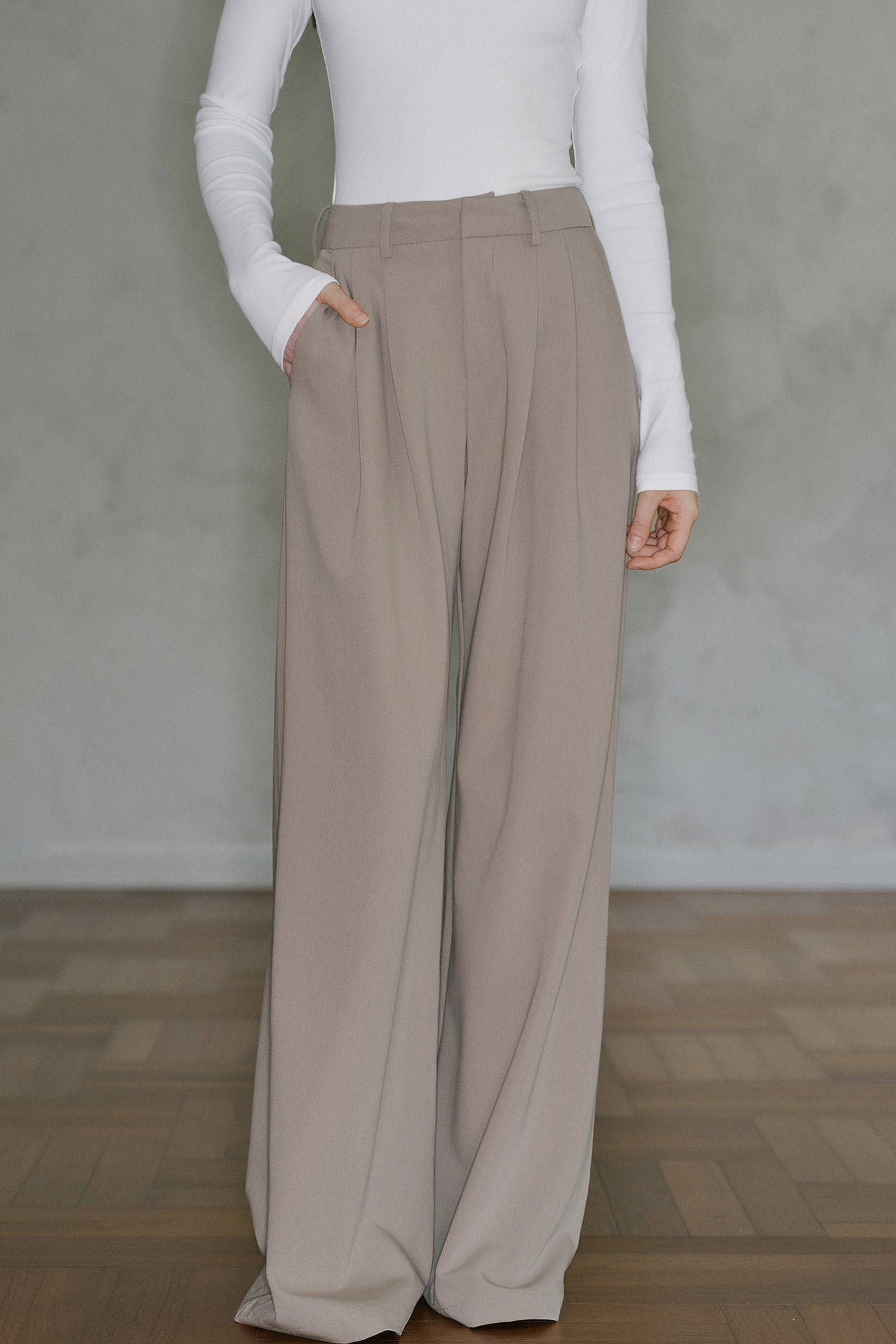 Pantaloni drappeggiati a vita alta