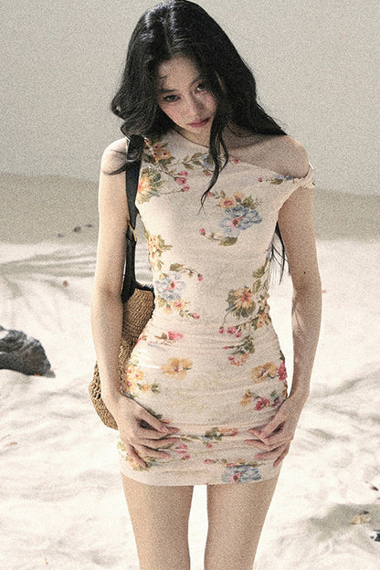 Sommerkleid aus Netzstoff mit Blumenmuster und Fischschwanz-Saum