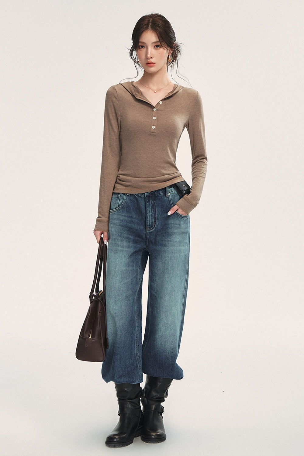 Elastisches T-Shirt mit Kapuze aus Wollmischung
