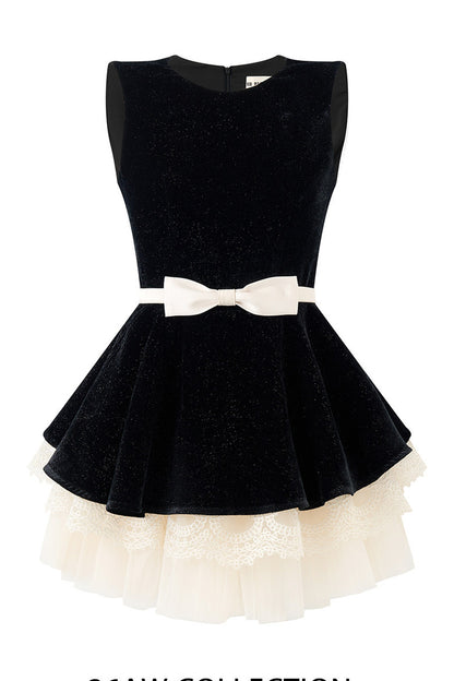 Abito principessa in velluto scintillante stile Hepburn