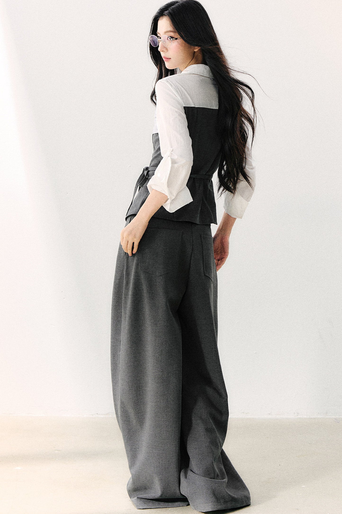 Stilvolle drapierte Hose mit weitem Bein