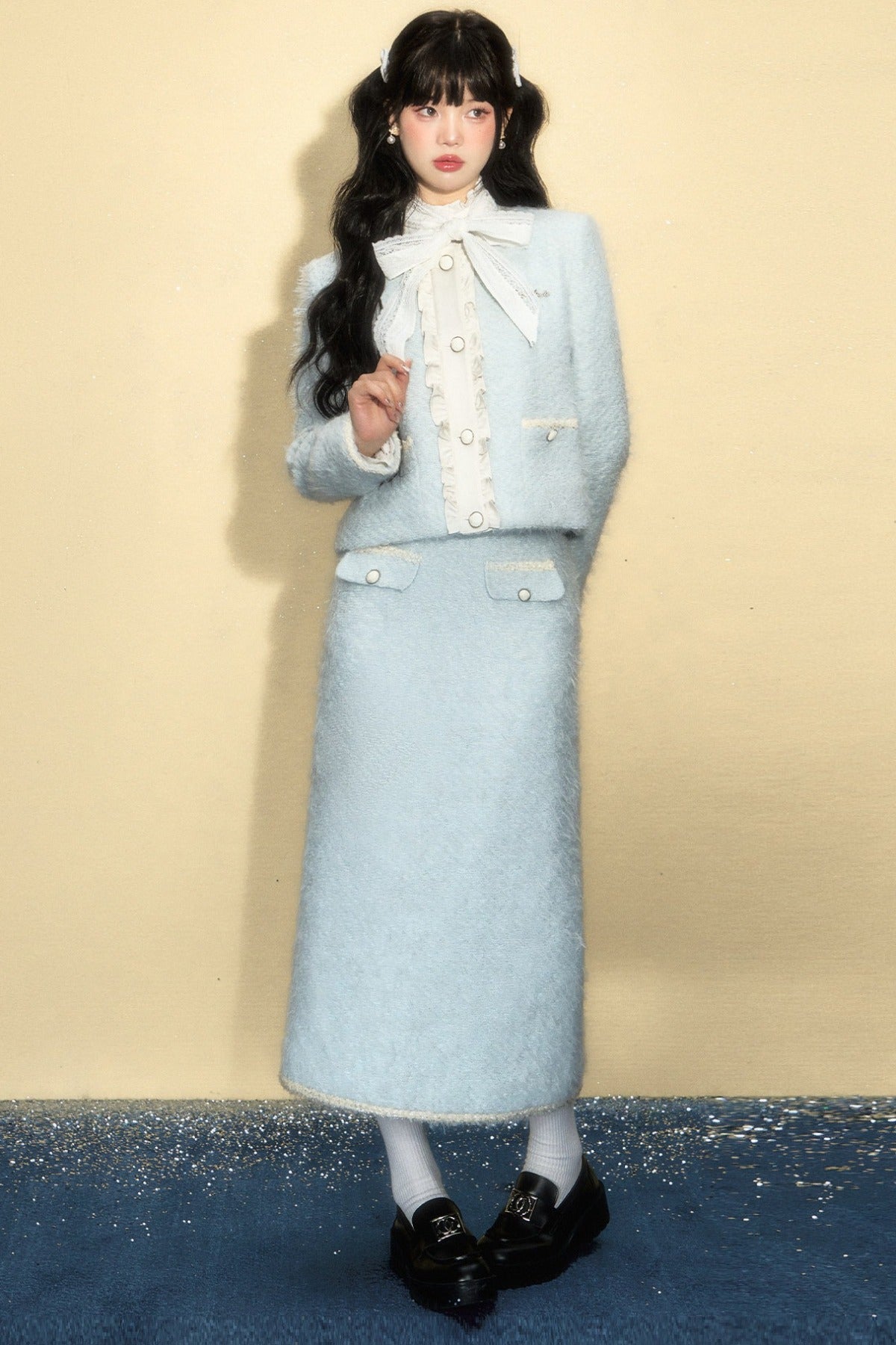 Blue Wool High-End and Elegant Outfit Set-Up