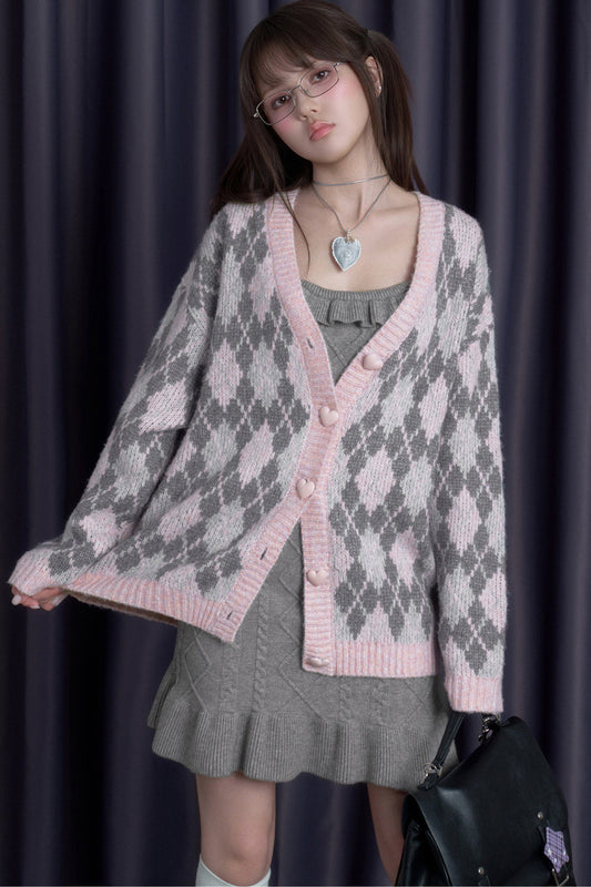 Rosa Strickjacken- und Rock-Set mit Rautenmuster