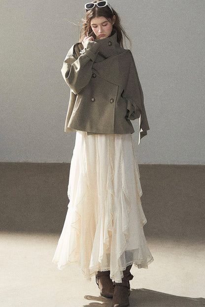 Trench corto stile britannico con collo alto