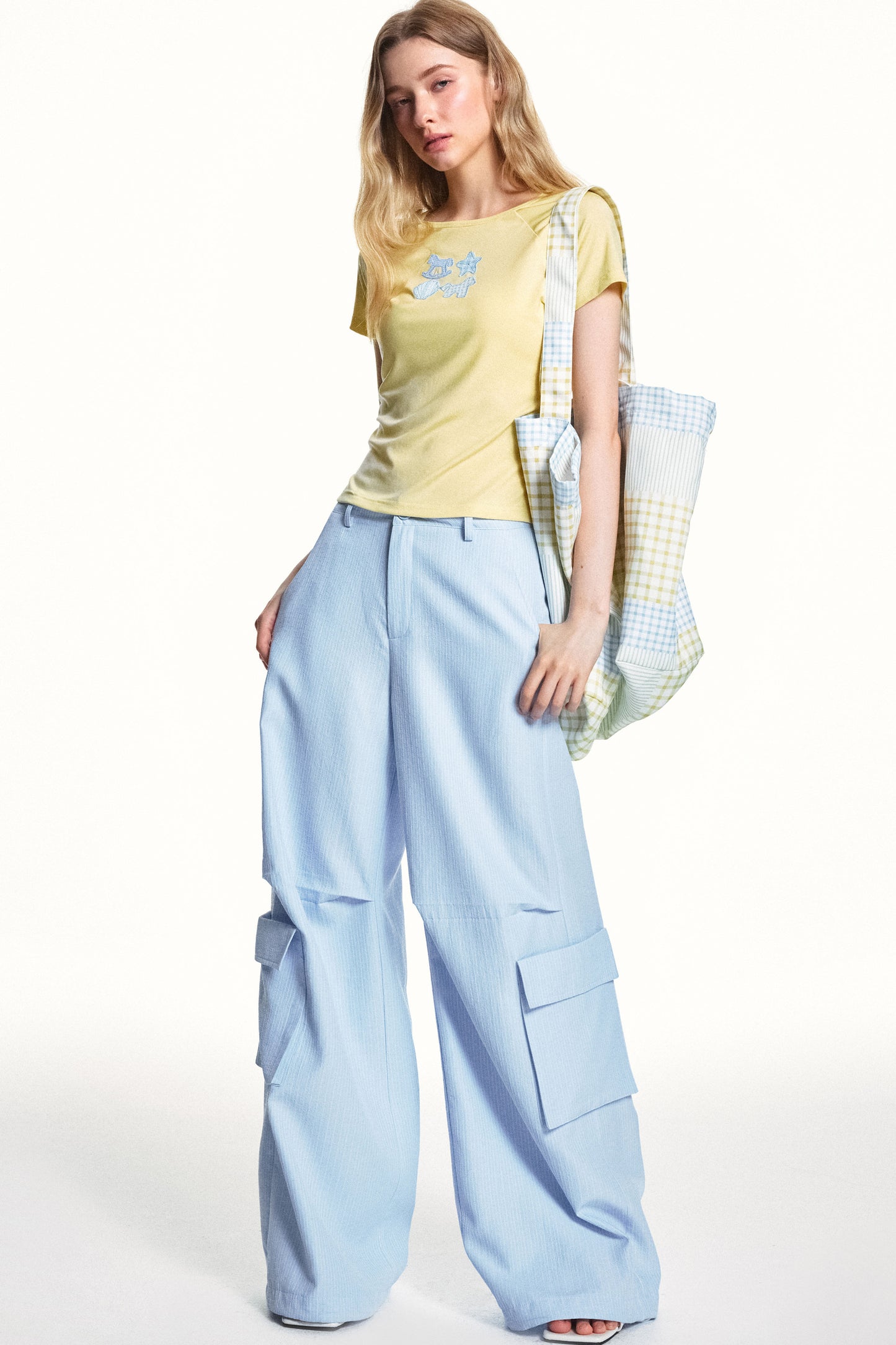 Maglia in lyocell con applicazione dallo stile fanciullesco