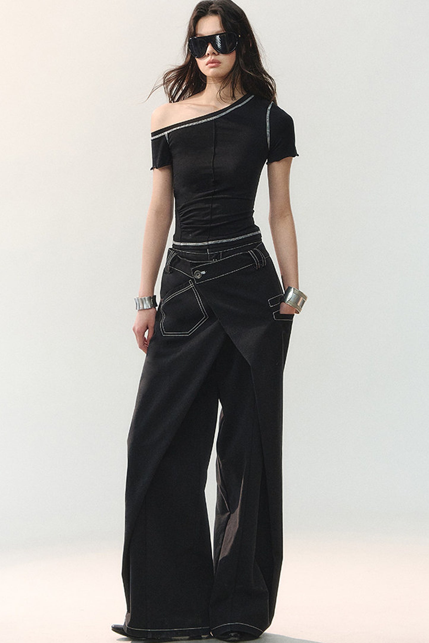 Contrast Stitching Asymmetrical Shoulder Short-Sleeve Top