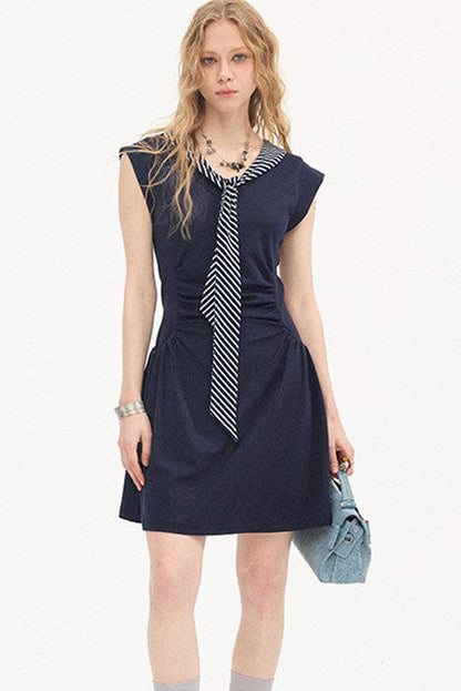 Vestido de cuello en V con mangas con volantes