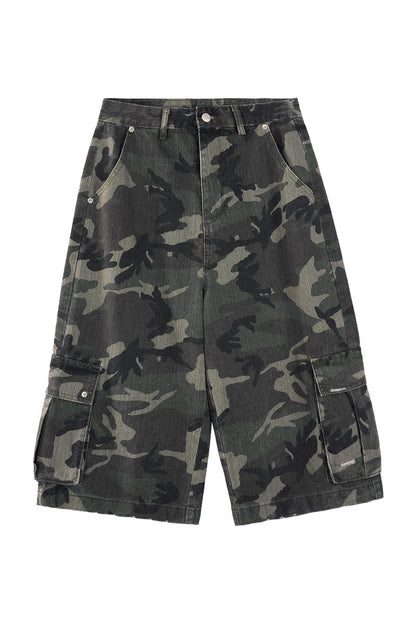 Camouflage-Denimhose mit weitem Bein