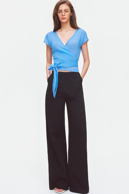 V-Ausschnitt-Wickelbluse mit Kreuzbindung