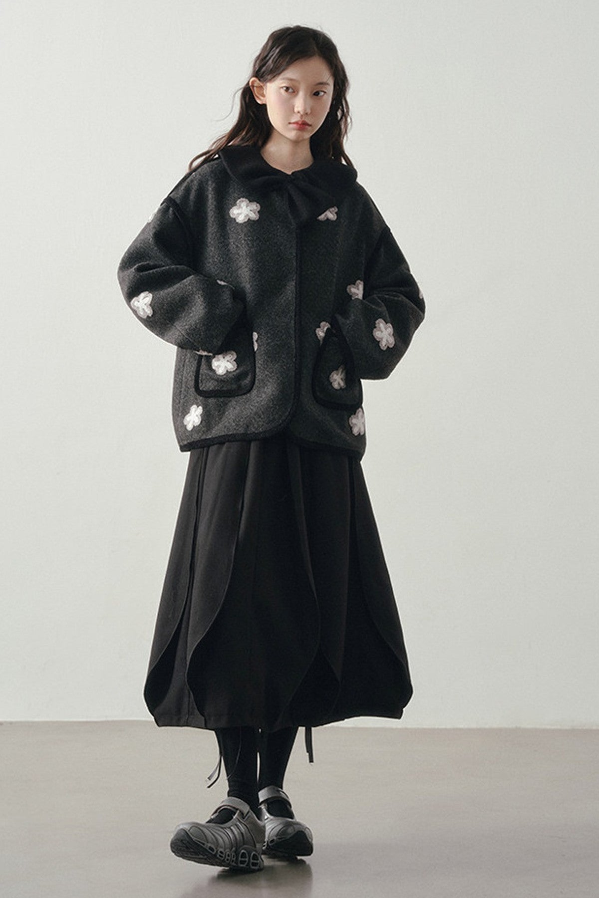 Lockere Wolljacke mit Blumenmuster