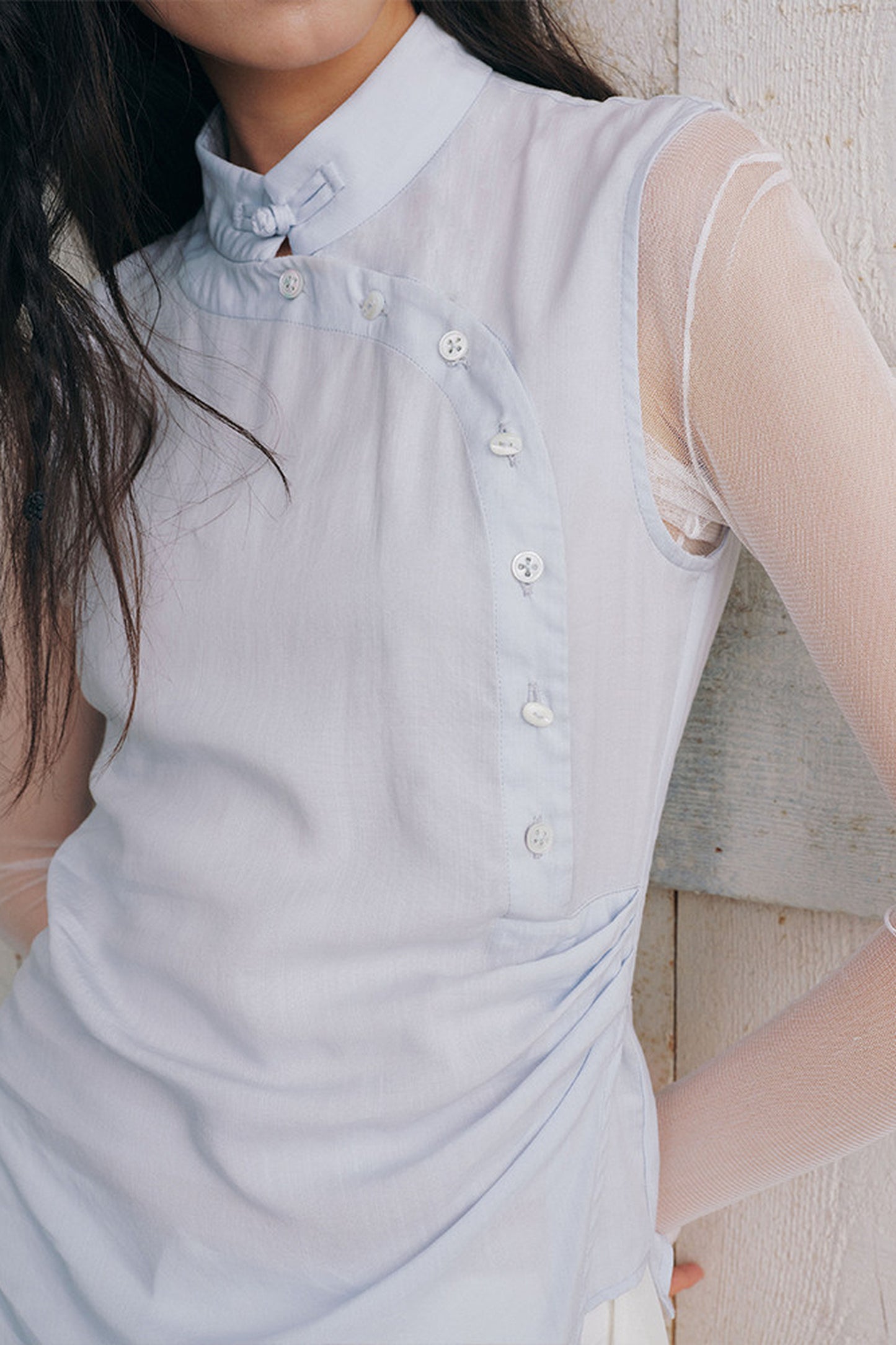 Detachable Cape Sleeveless Shirt