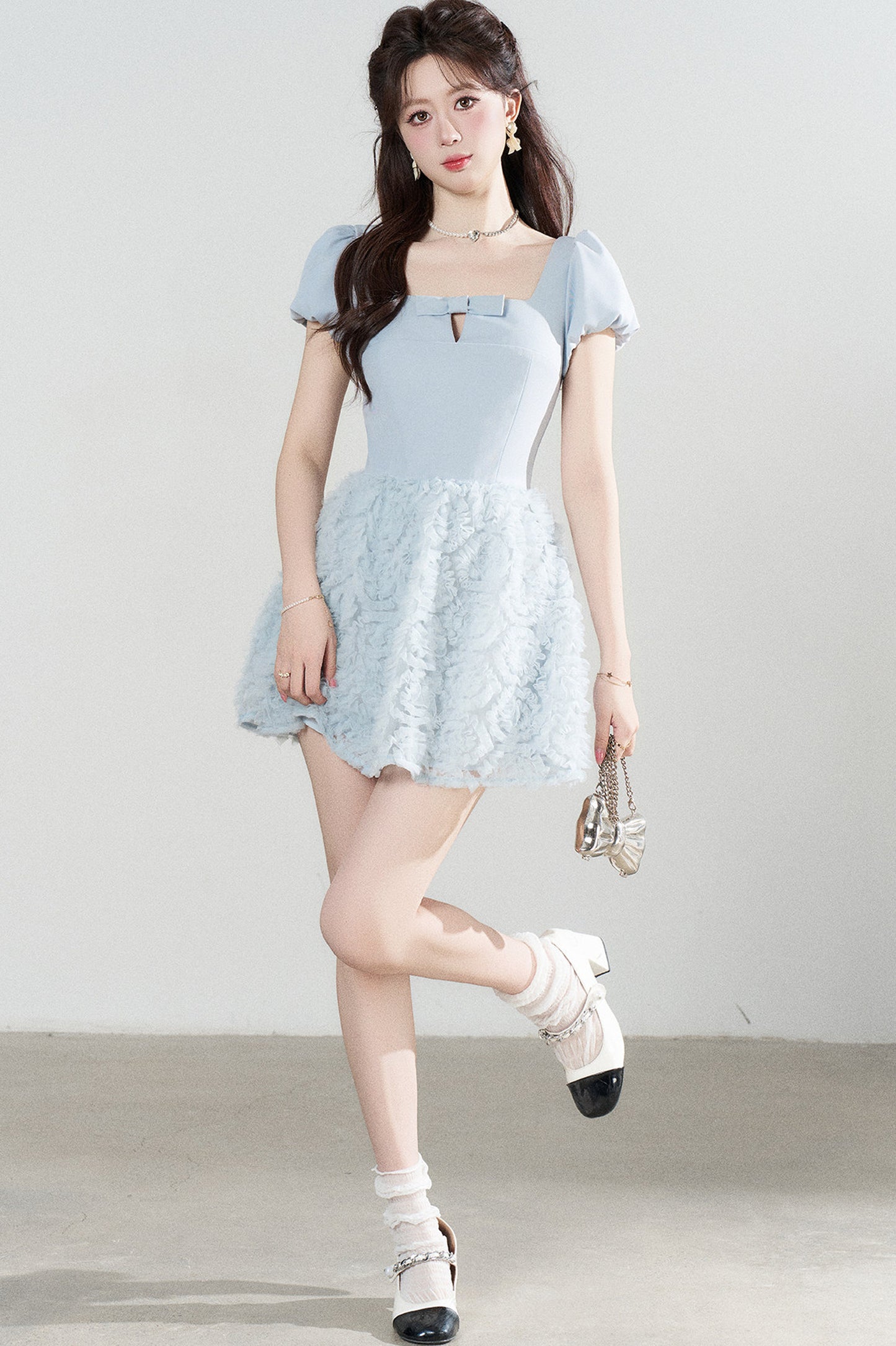 Robe élégante bleue en tulle