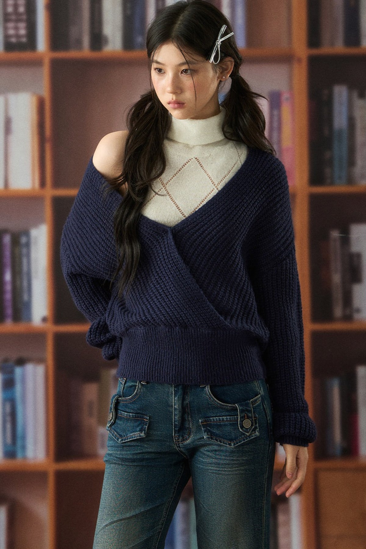 Off-Shoulder V-Neck Knit Sweater Set-Up