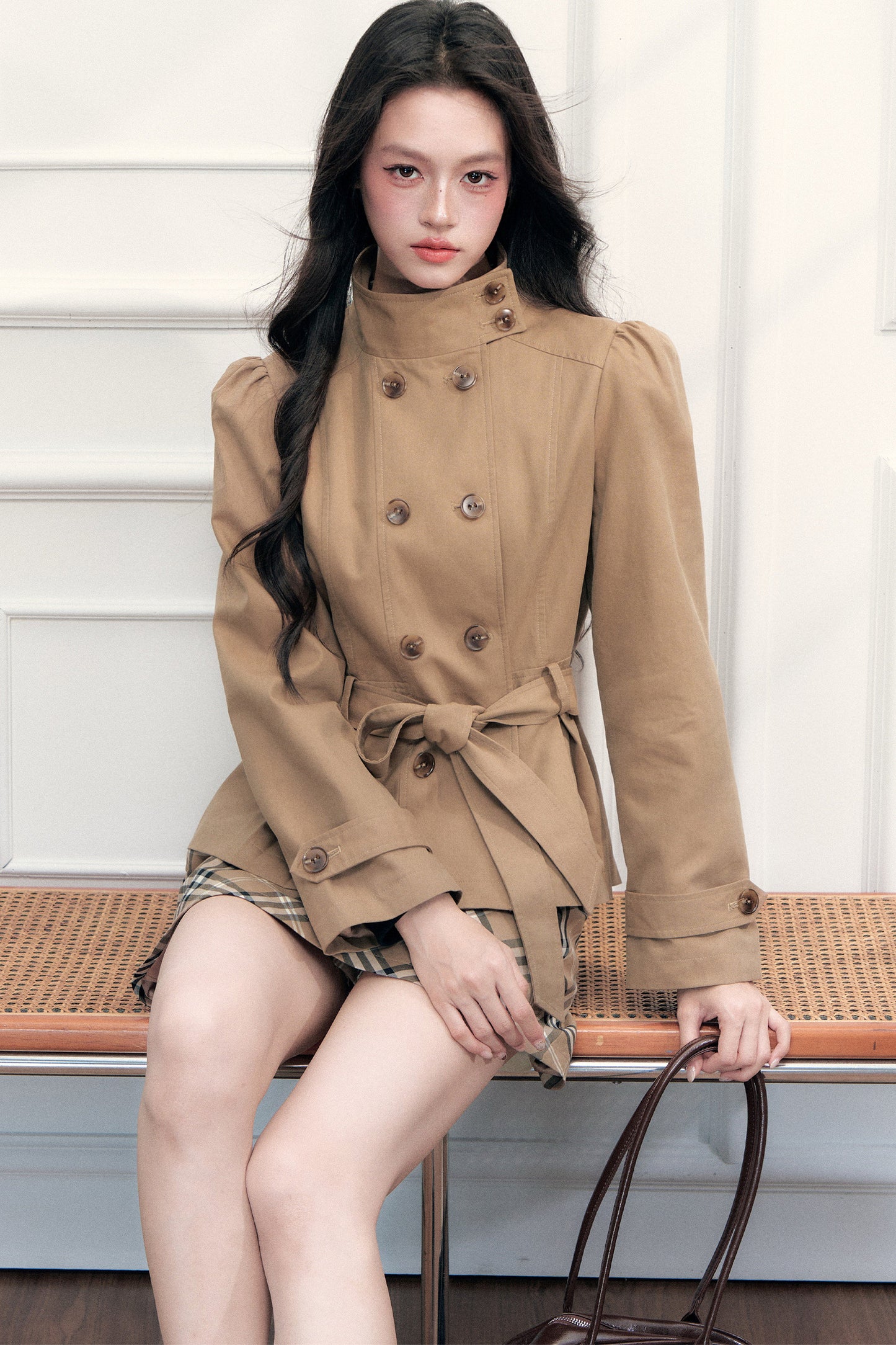 Vintage-Set aus zweireihigem Trenchcoat mit Stehkragen und Rock