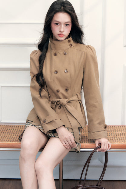 Vintage-Set aus zweireihigem Trenchcoat mit Stehkragen und Rock
