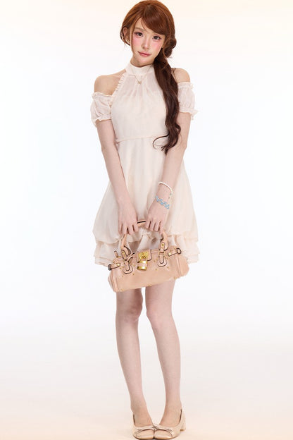 Kurzarmkleid mit Rüschen und Neckholder
