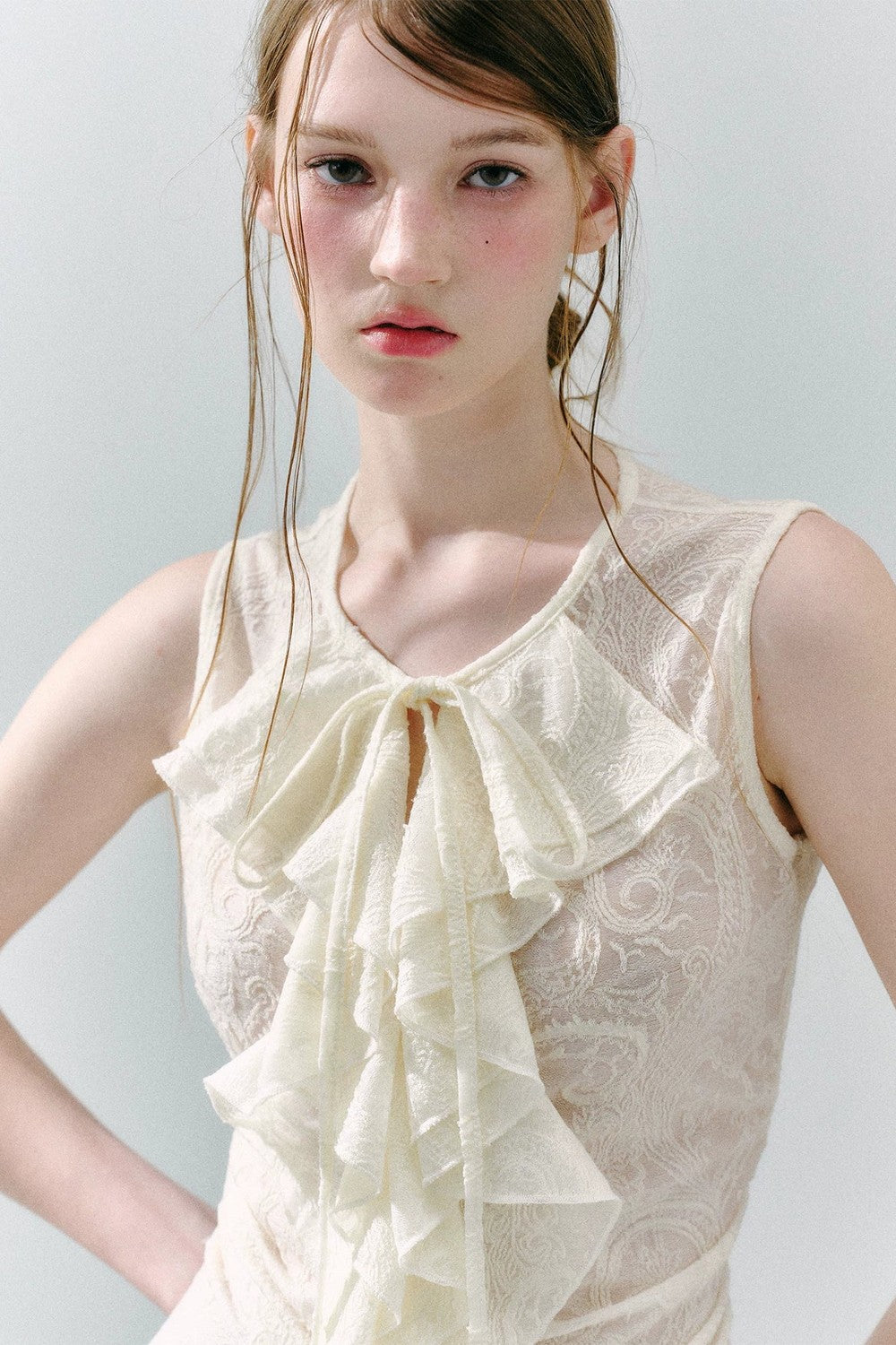 White Peach Wool Lace Ruffle Vest
