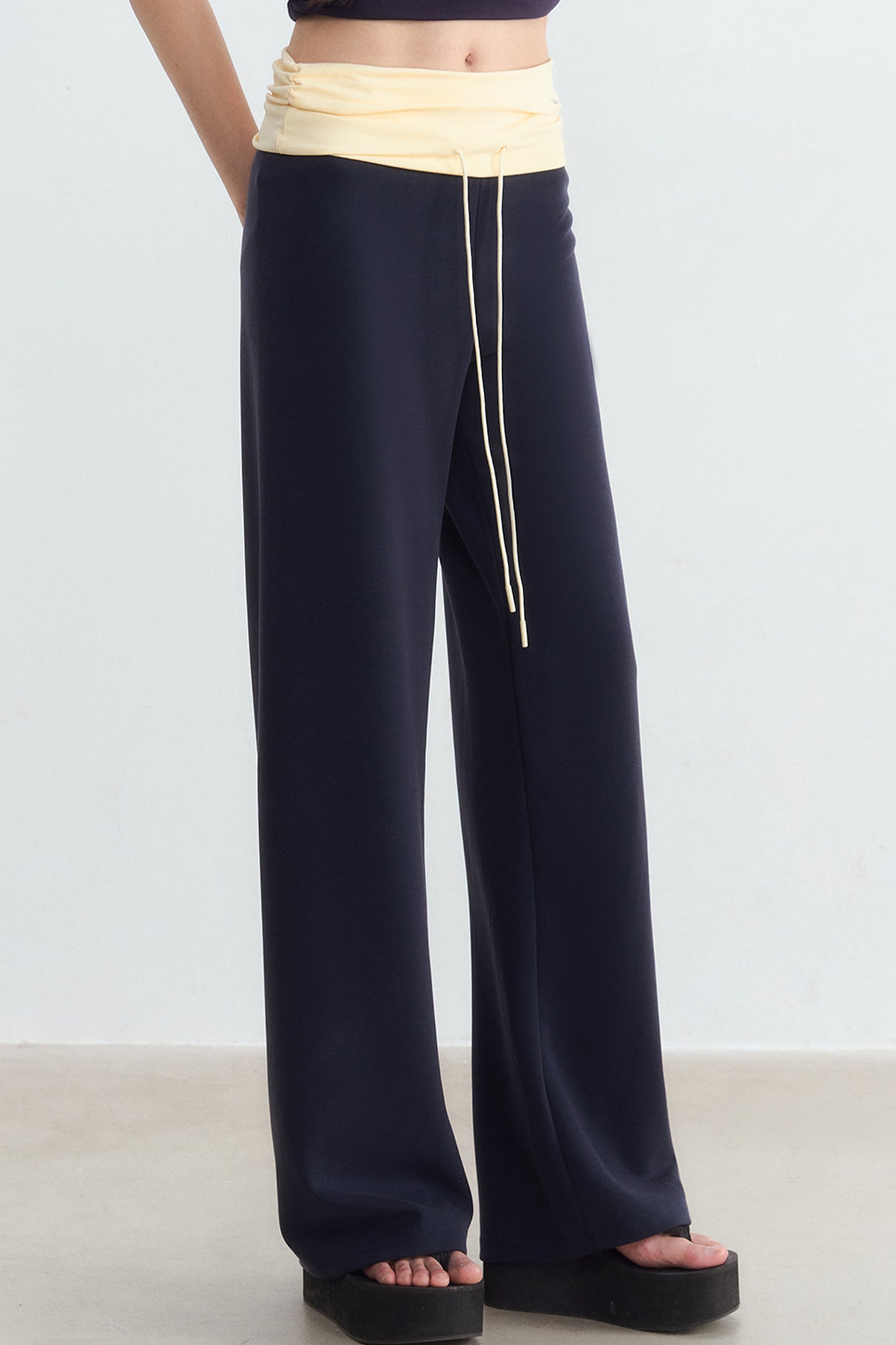 Color-Blocked Waistband Drawstring Wide-Leg Pants