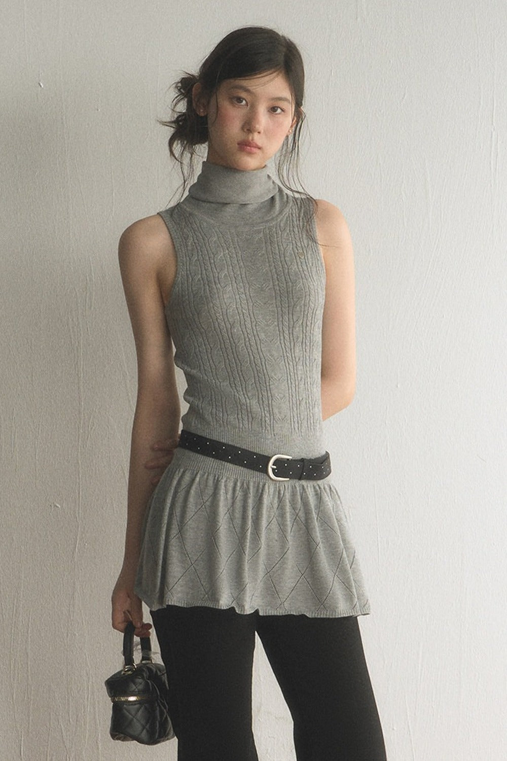 Sleeveless Quilted Knit Dress And Pants Set-Up