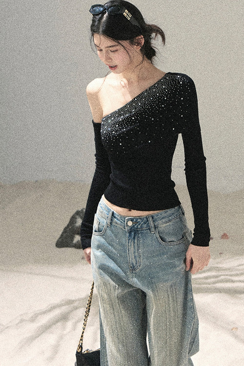 Haut à sequins épaules dénudées
