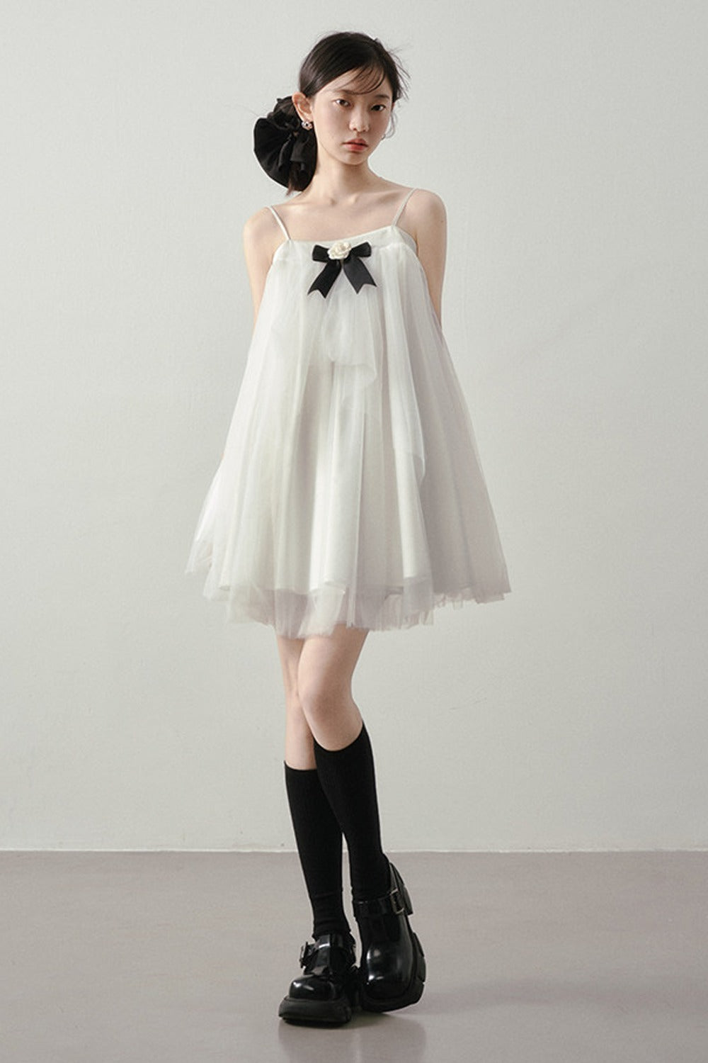 Robe à bretelles en résille française