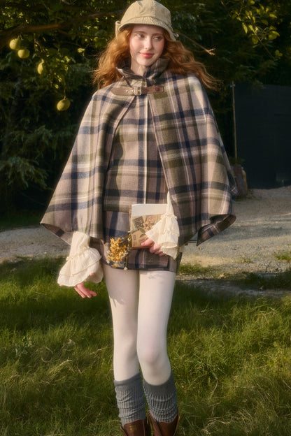 Ensemble avec cape à carreaux amovible, gilet et jupe trapèze