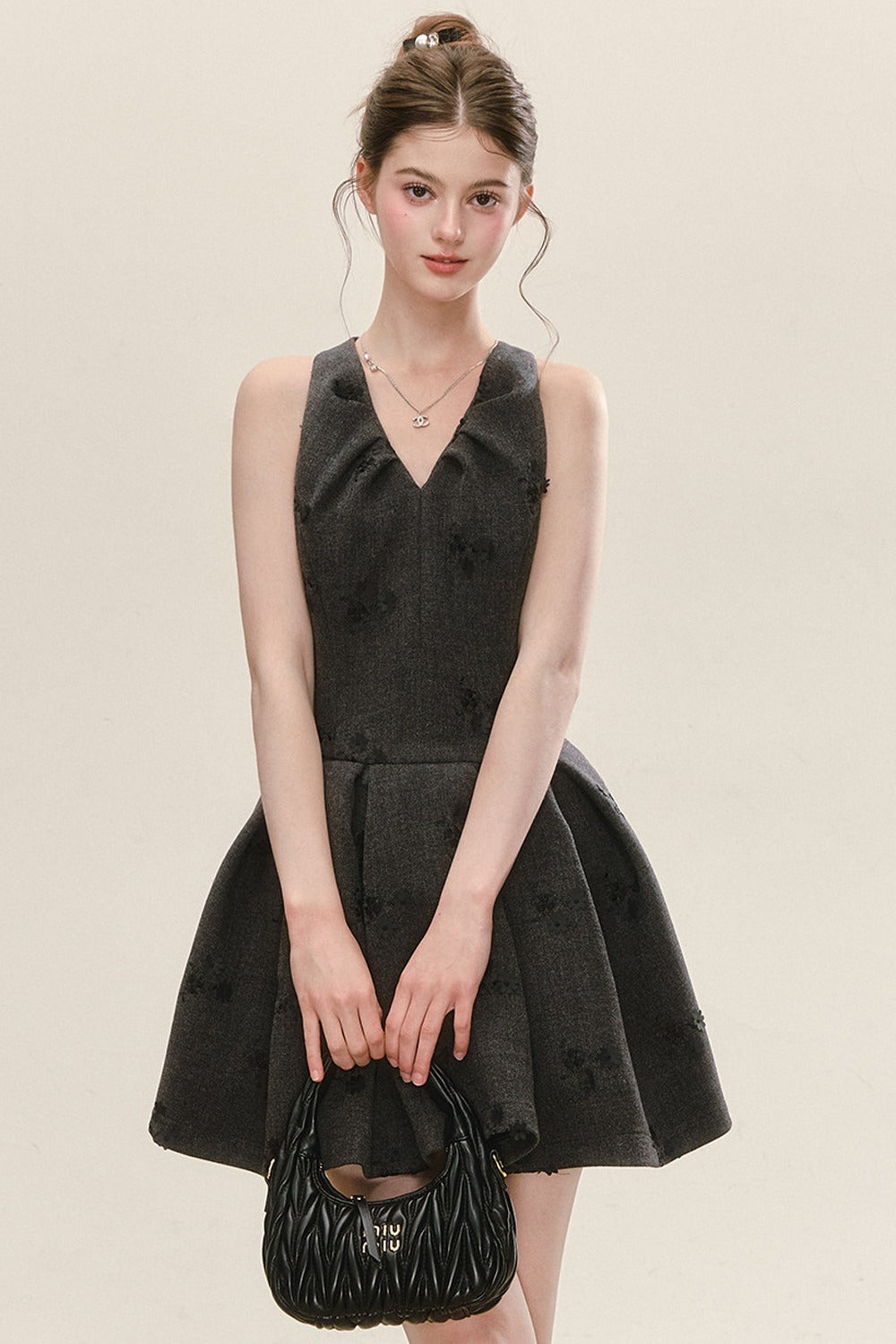 Vestido jacquard gris sin mangas