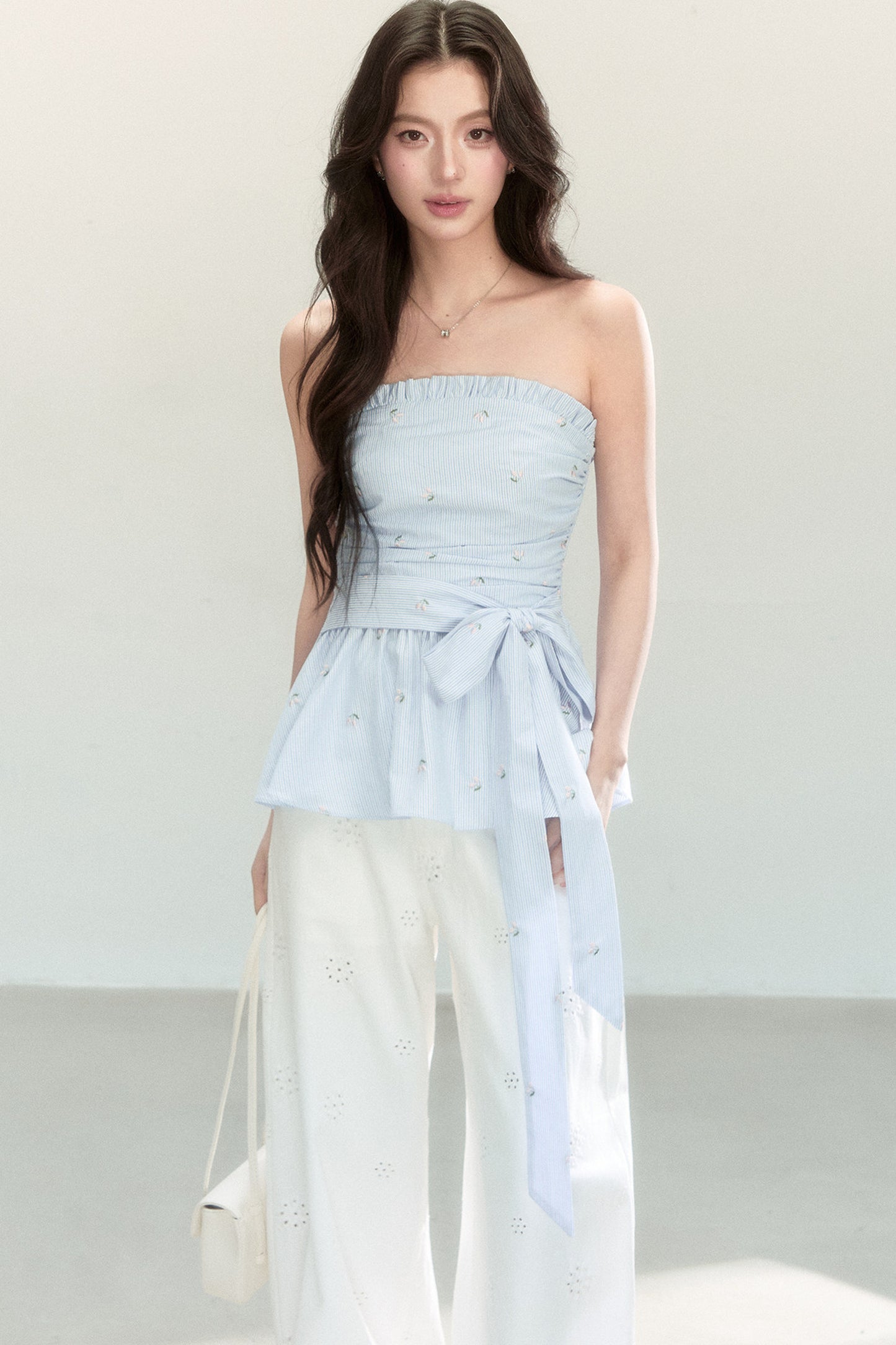 Ensemble haut tube épaules dénudées rayé doux et mignon avec pantalon