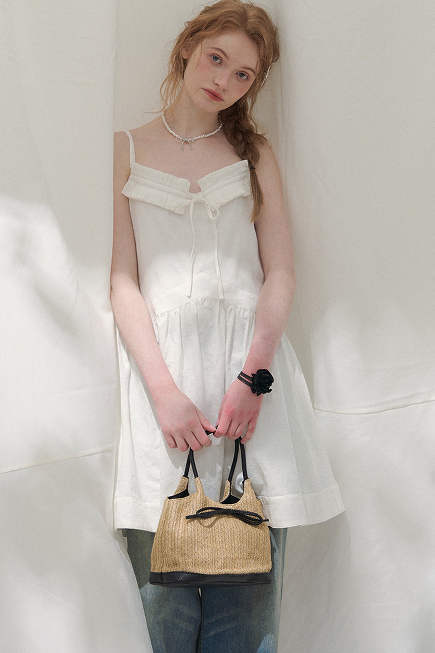 Kleid in Petite-Größe mit Schleife und Spaghettiträgern